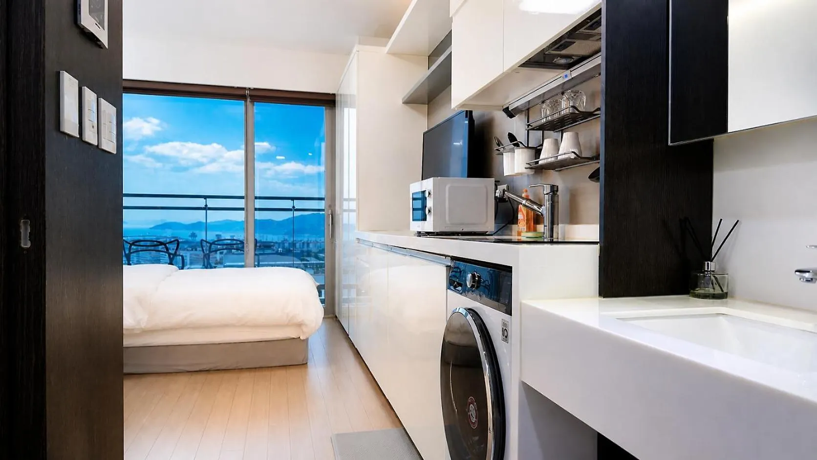 Shine Hotel Incheon Airport 4*,